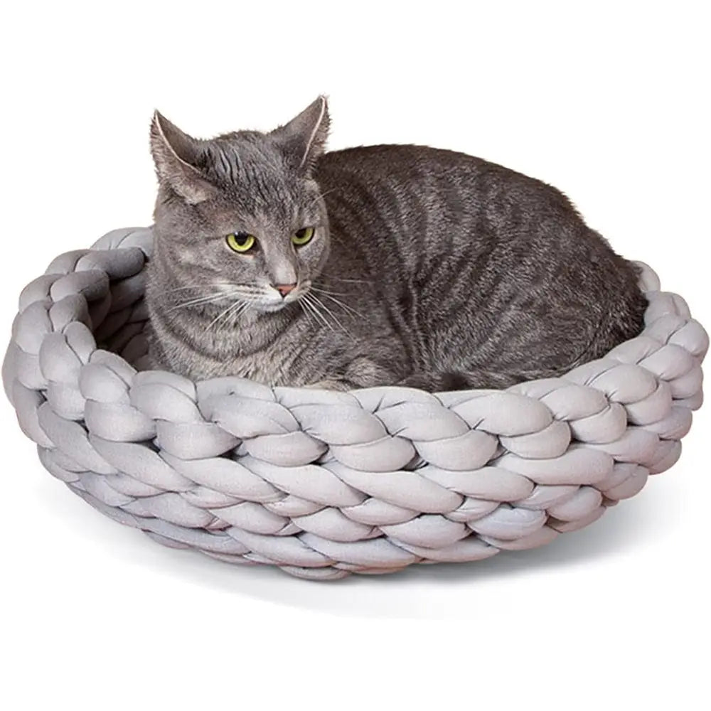 Handwoven Round Knitted Polyester Cat Bed For Small Pets